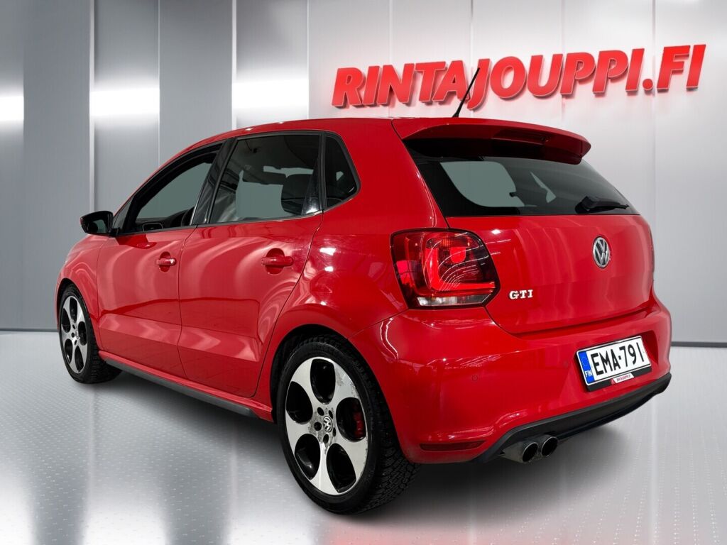 Volkswagen Polo 2012 Punainen