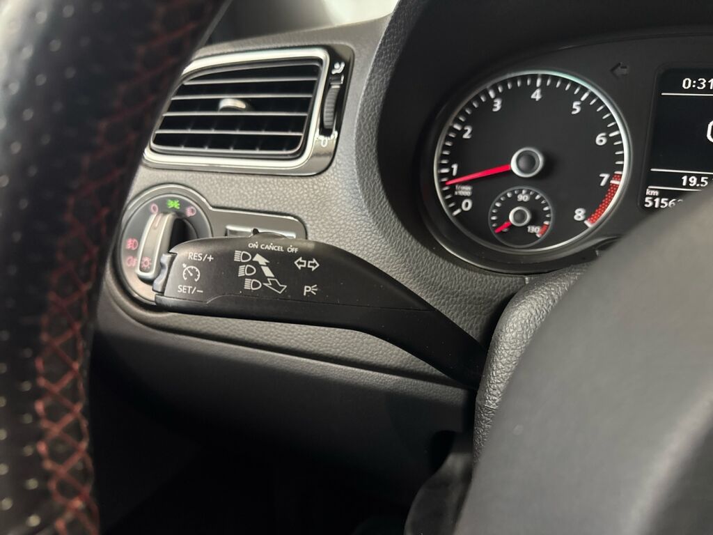 Volkswagen Polo 2012 Punainen