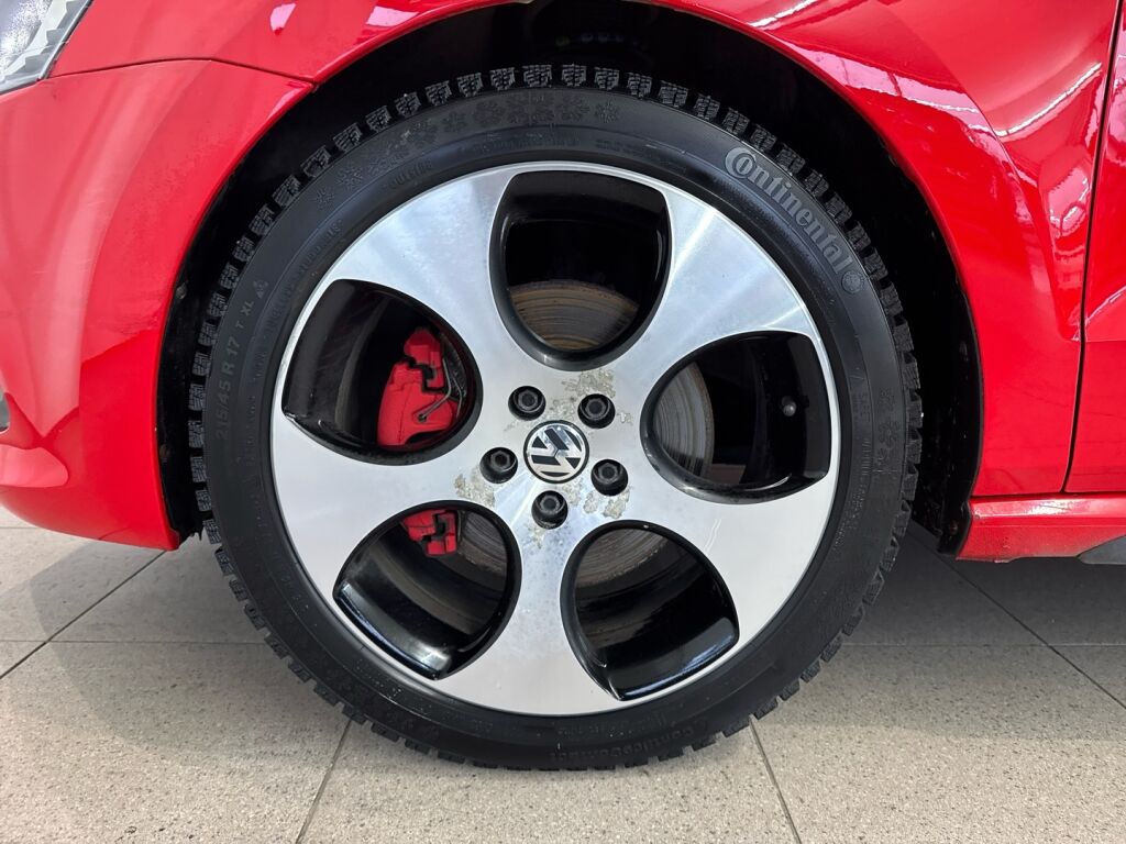 Volkswagen Polo 2012 Punainen