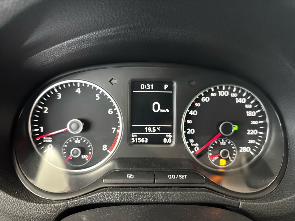 Volkswagen Polo 2012 Punainen