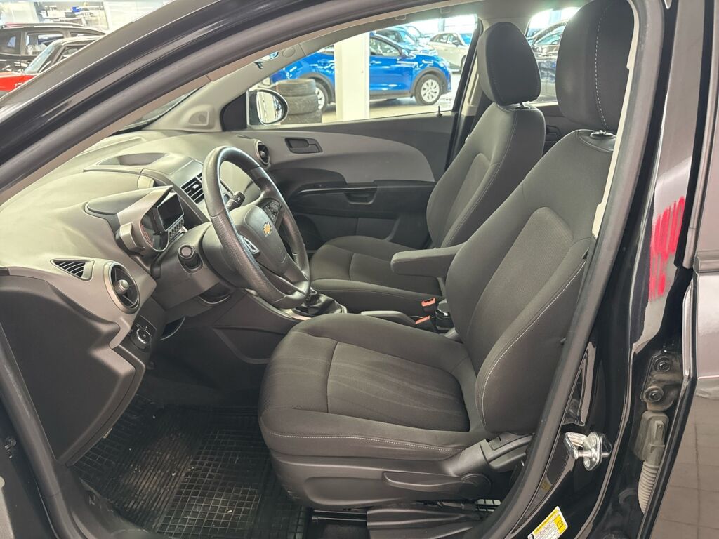 Chevrolet Aveo 2012 Musta