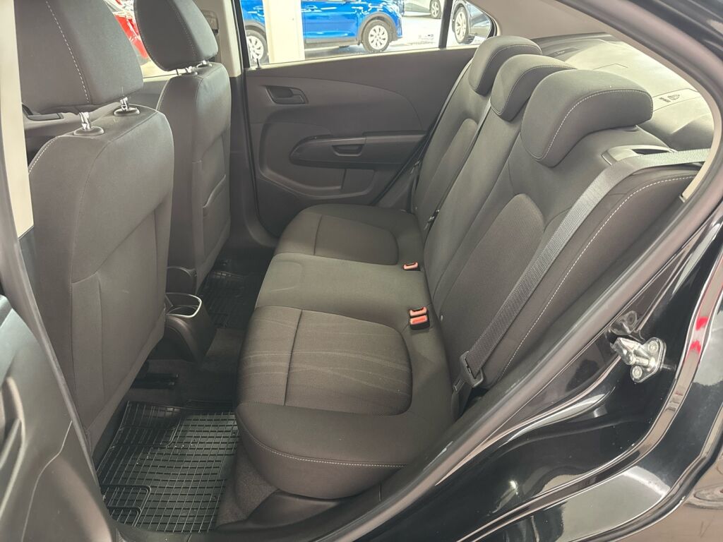 Chevrolet Aveo 2012 Musta