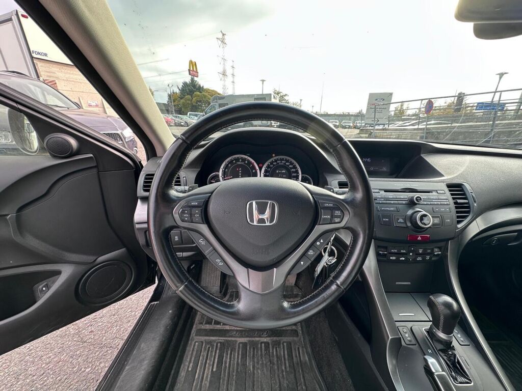 Honda Accord 2013 Musta