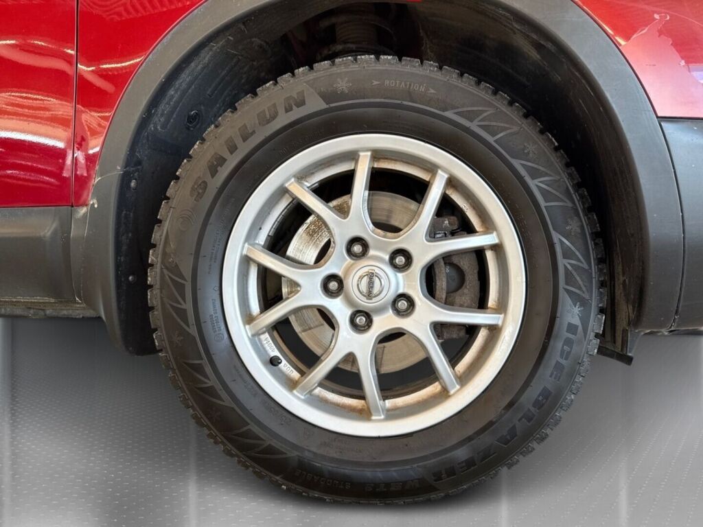 Nissan Qashqai+2 2012 Punainen