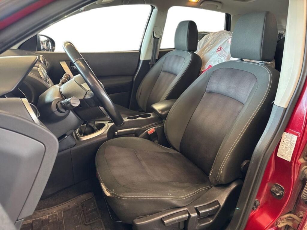 Nissan Qashqai+2 2012 Punainen