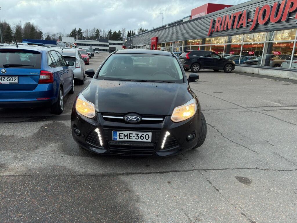 Ford Focus 2012 Musta