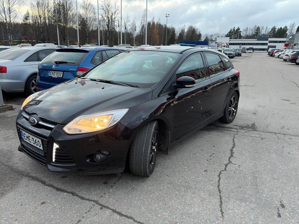 Ford Focus 2012 Musta