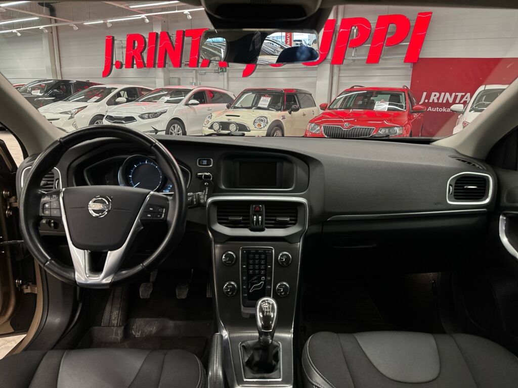 Volvo V40 2012 Ruskea (beige)
