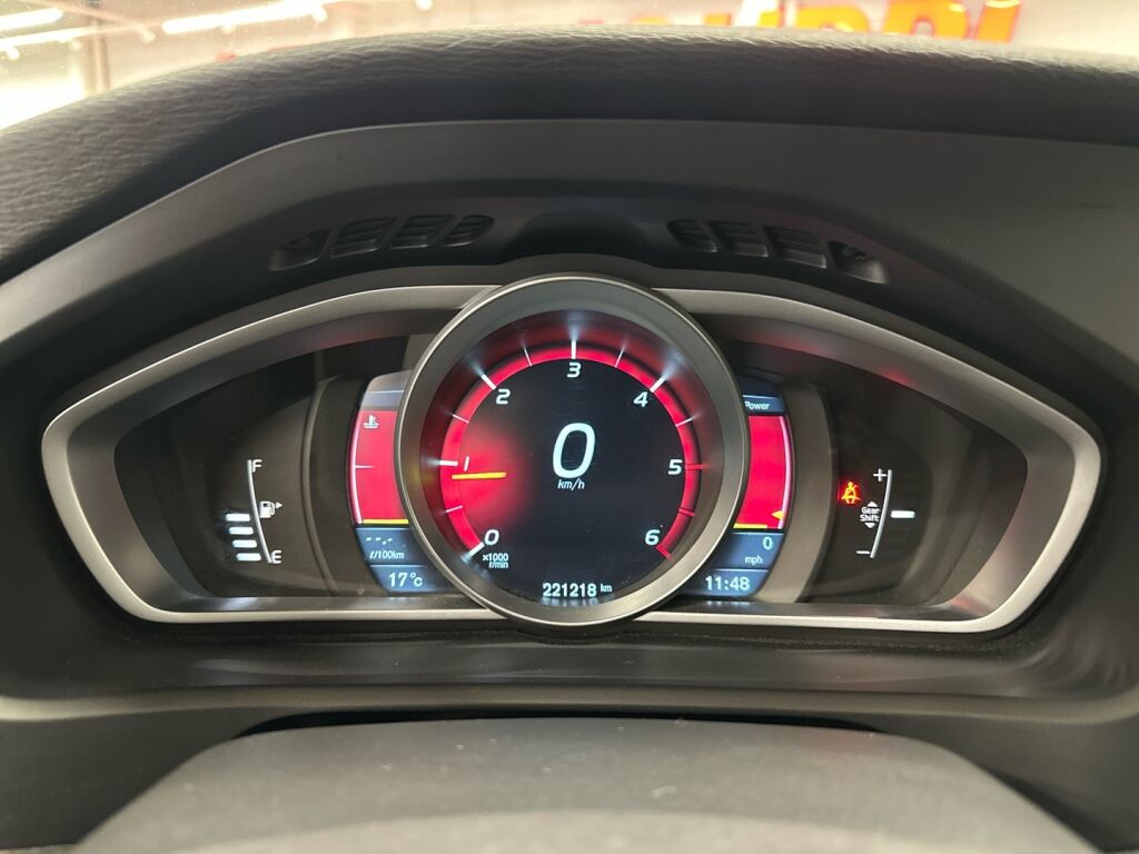 Volvo V40 2012 Ruskea (beige)