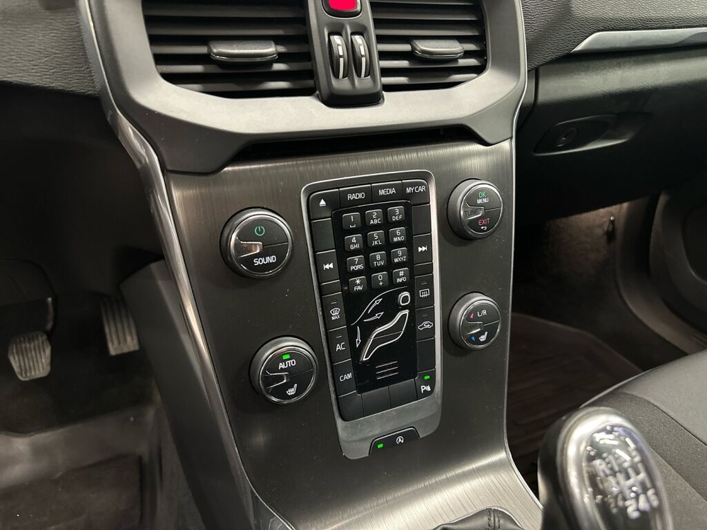 Volvo V40 2012 Ruskea (beige)