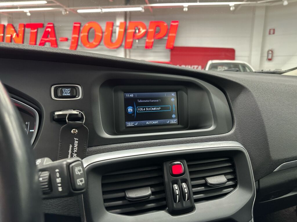 Volvo V40 2012 Ruskea (beige)