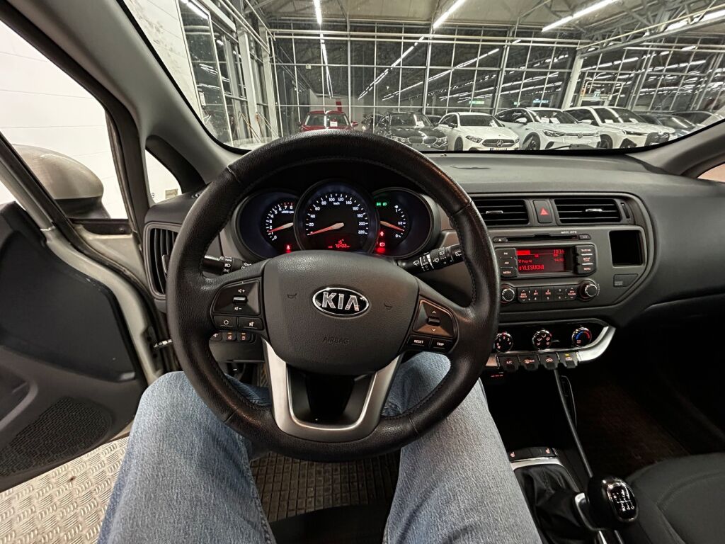 Kia Rio 2012 Ruskea (beige)
