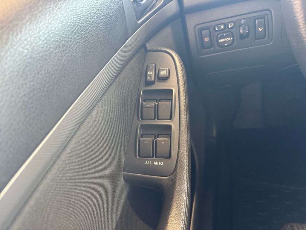 Toyota Avensis 2007 Ruskea (beige)