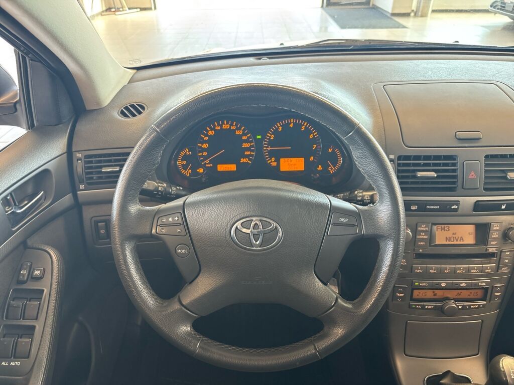 Toyota Avensis 2007 Ruskea (beige)