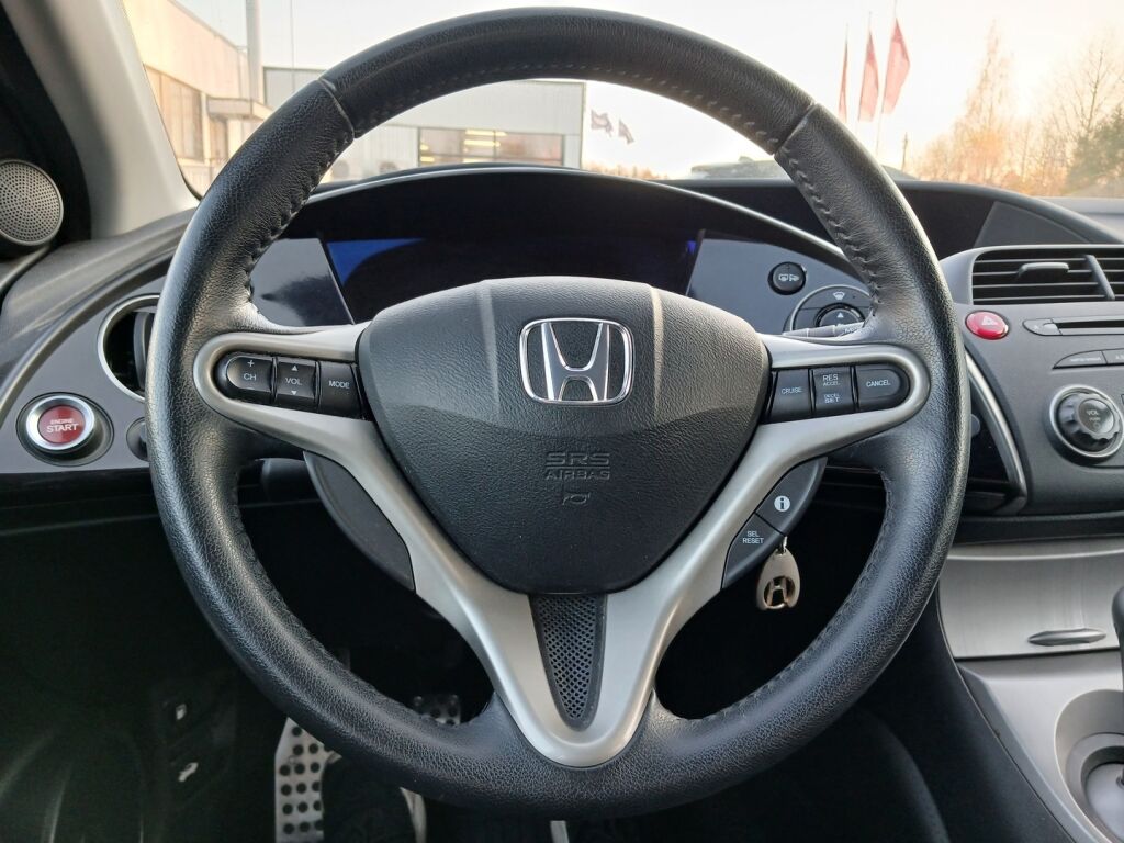 Honda Civic 2008 Punainen