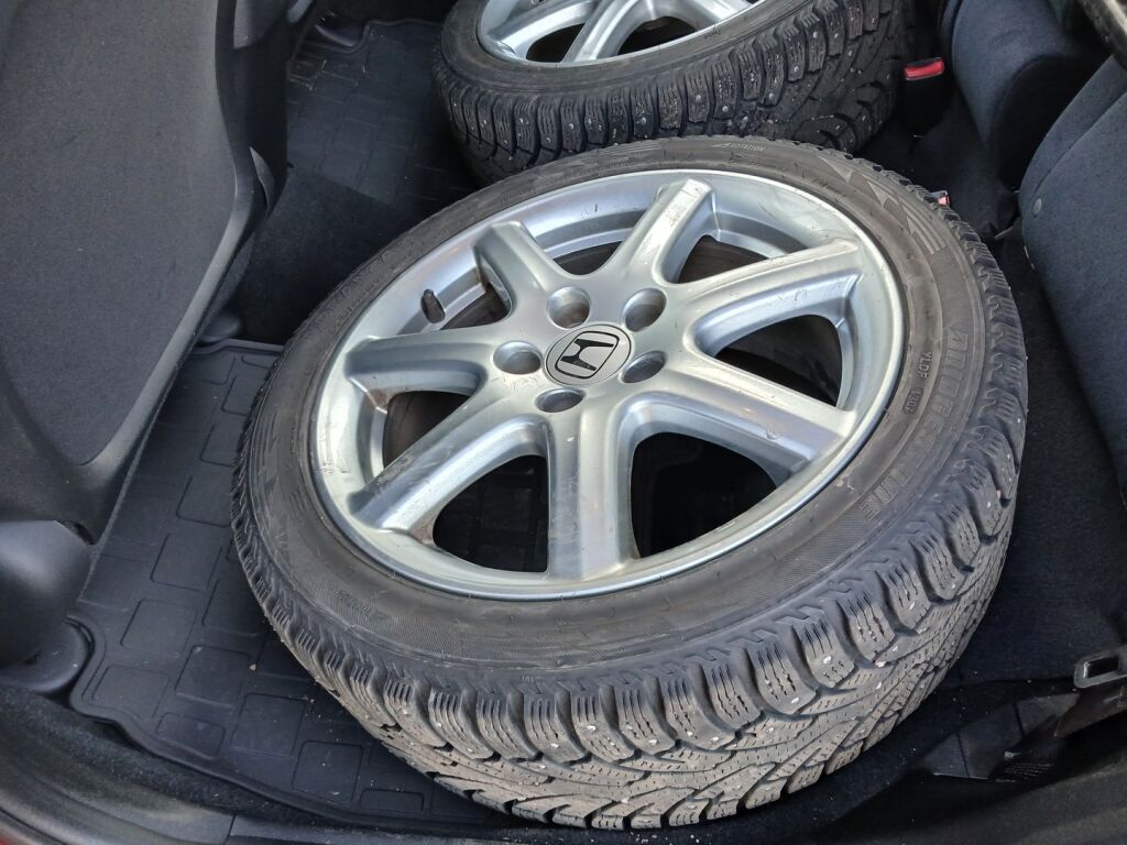 Honda Civic 2008 Punainen