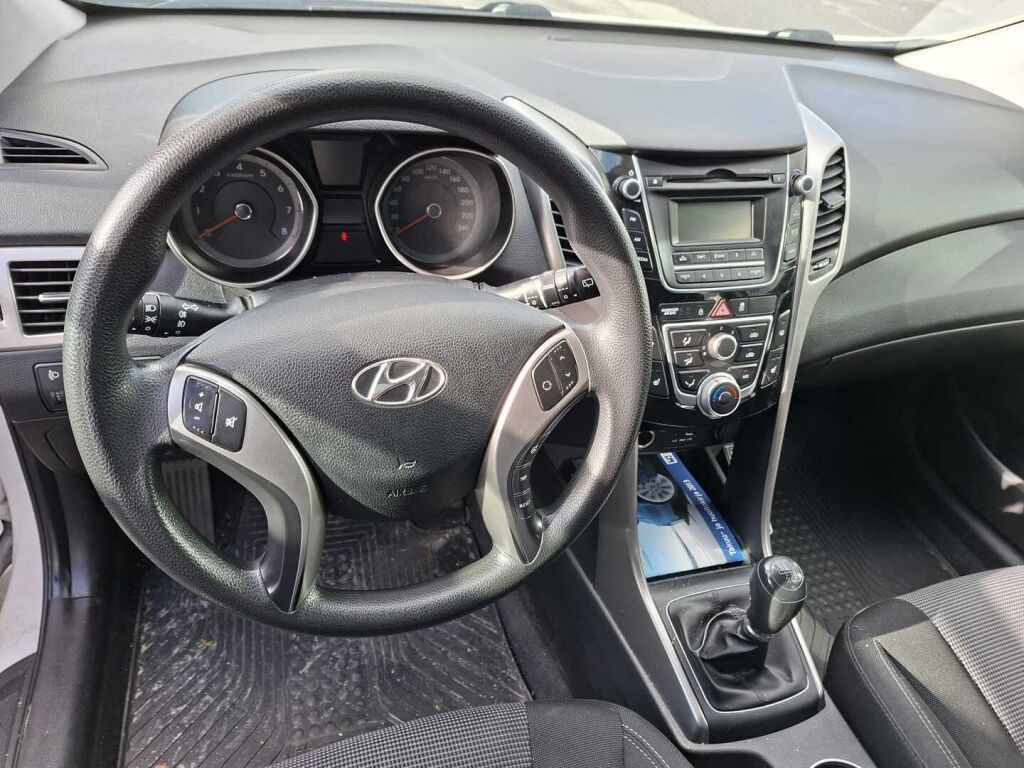 Hyundai i30 Wagon 2013 Valkoinen