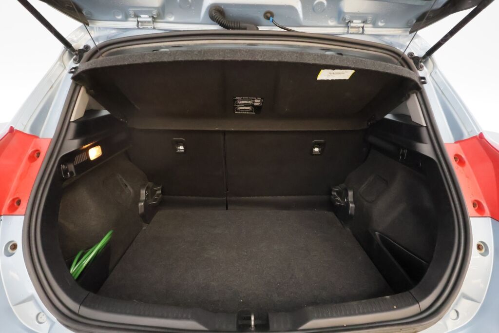 Toyota Auris 2013 Sininen