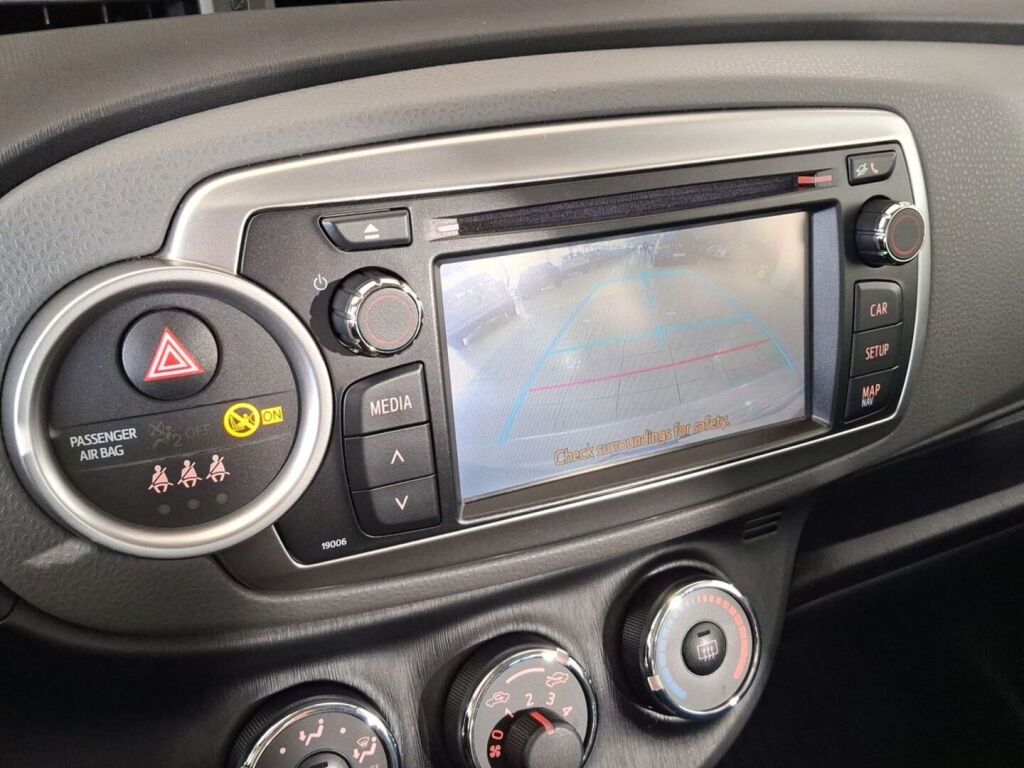Toyota Yaris 2013 Hopea