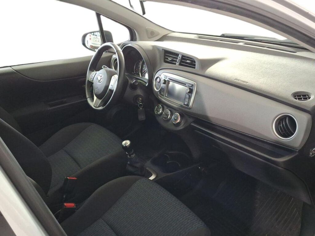 Toyota Yaris 2013 Hopea