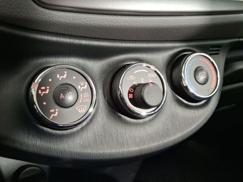 Toyota Yaris 2013 Hopea