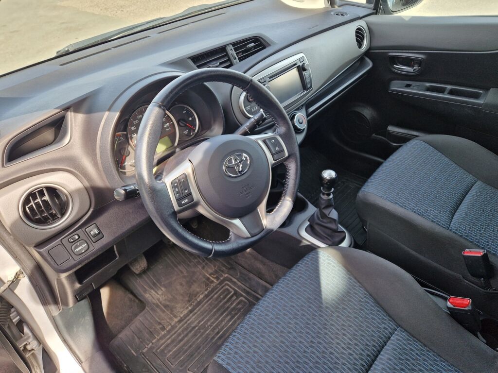 Toyota Yaris 2013 Hopea