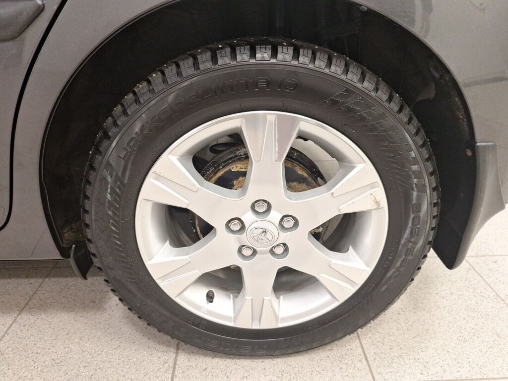 Toyota Verso-S 2014 Harmaa