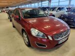 Volvo V60 2013 Punainen