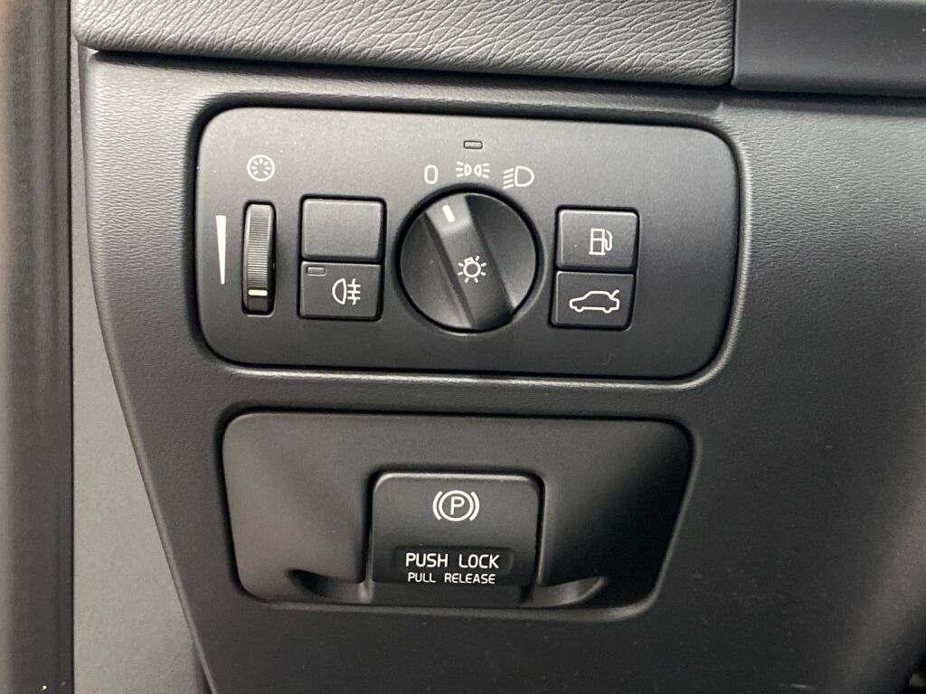 Volvo V60 2013 Punainen