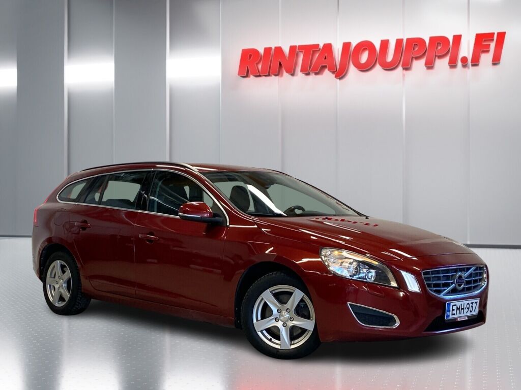 Volvo V60 2013 Punainen