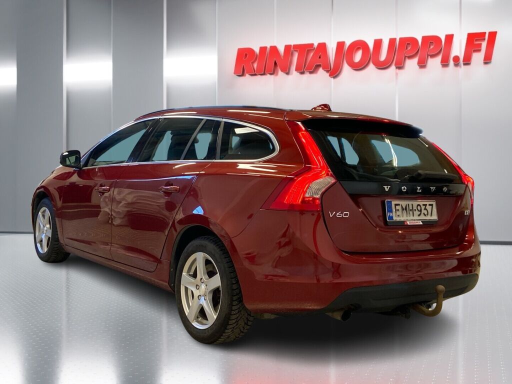 Volvo V60 2013 Punainen