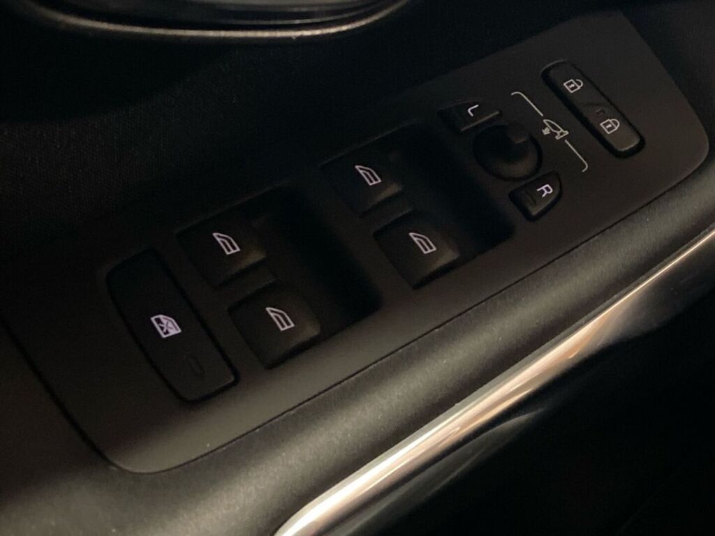 Volvo V40 2013 Punainen
