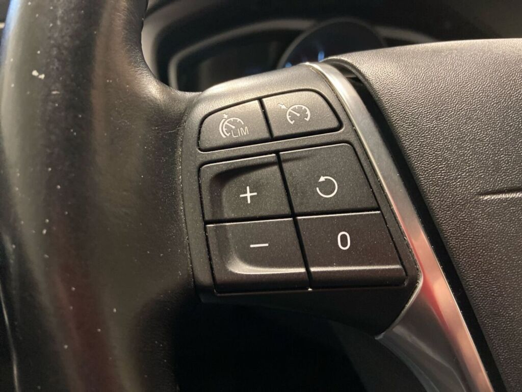 Volvo V40 2013 Punainen