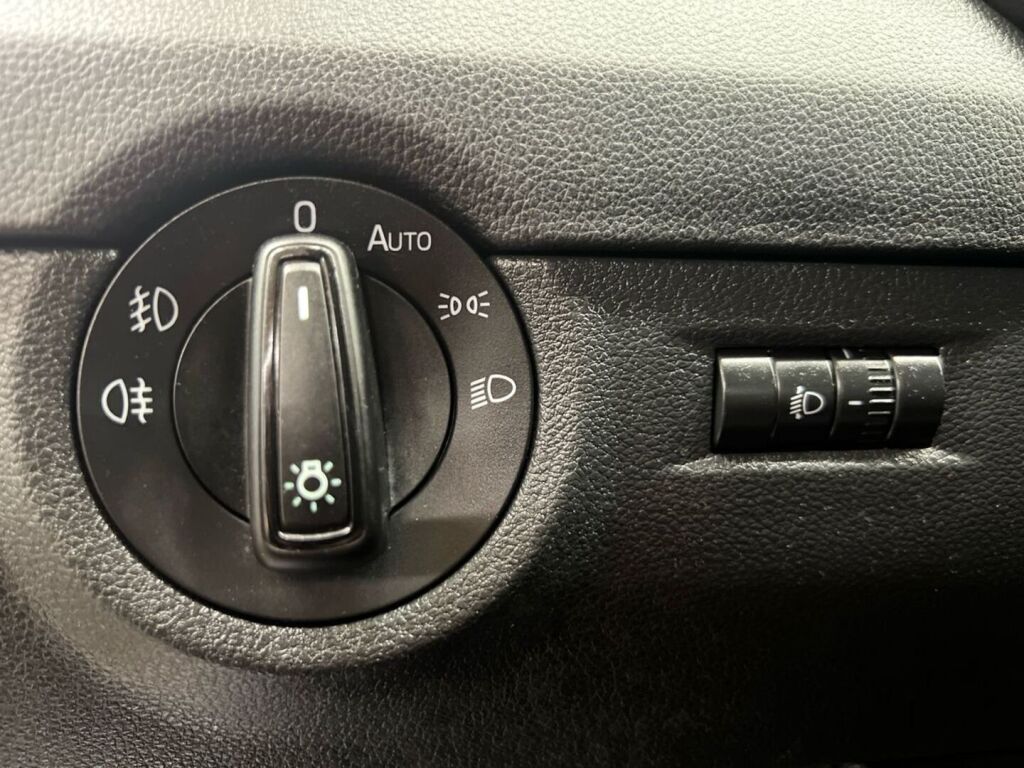 Skoda Octavia 2013 Sininen