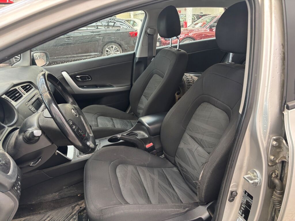 Kia Ceed 2013 Hopea