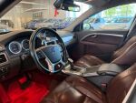 Volvo V70 2013 Musta