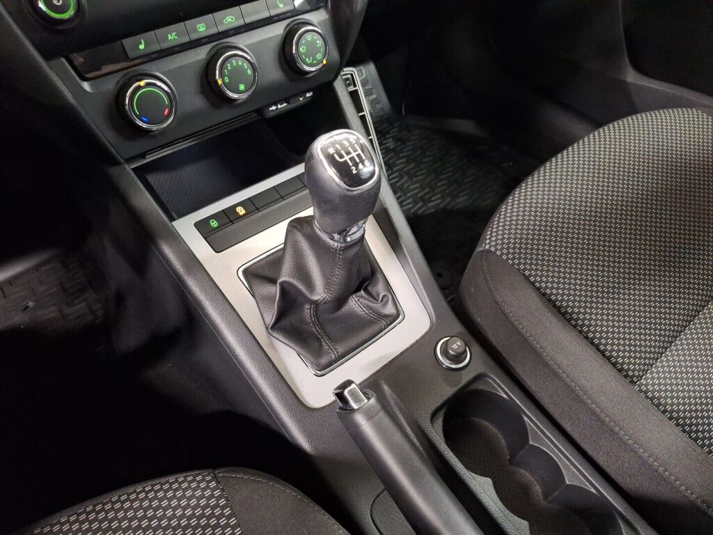 Skoda Octavia 2013 Sininen