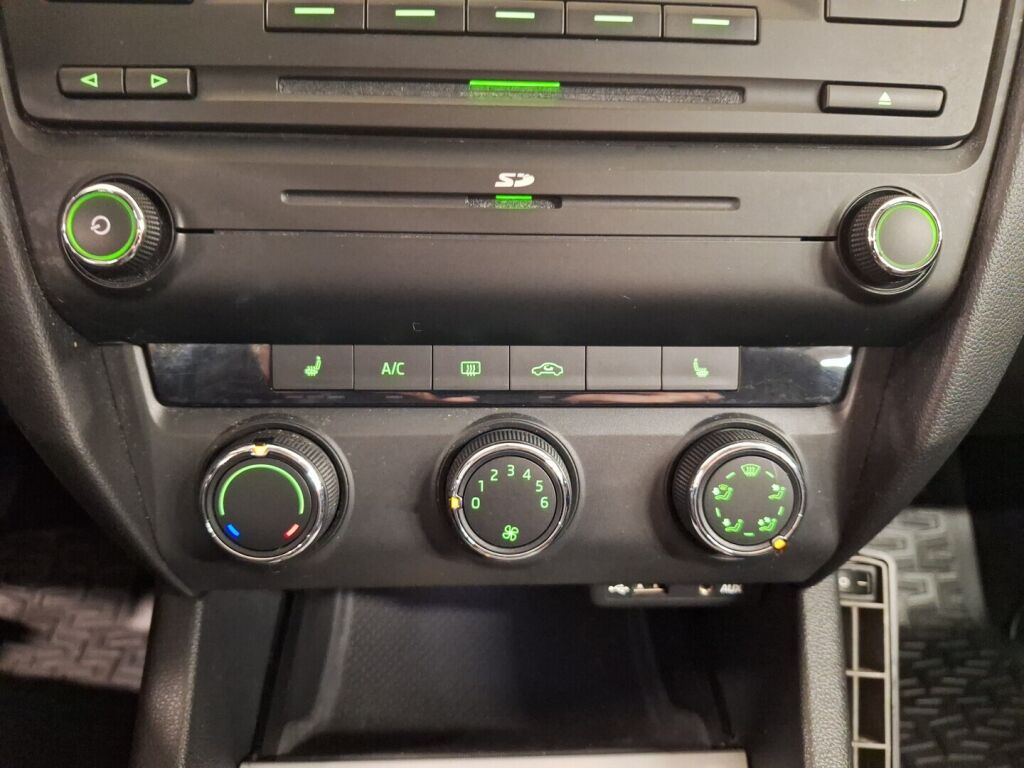 Skoda Octavia 2013 Sininen