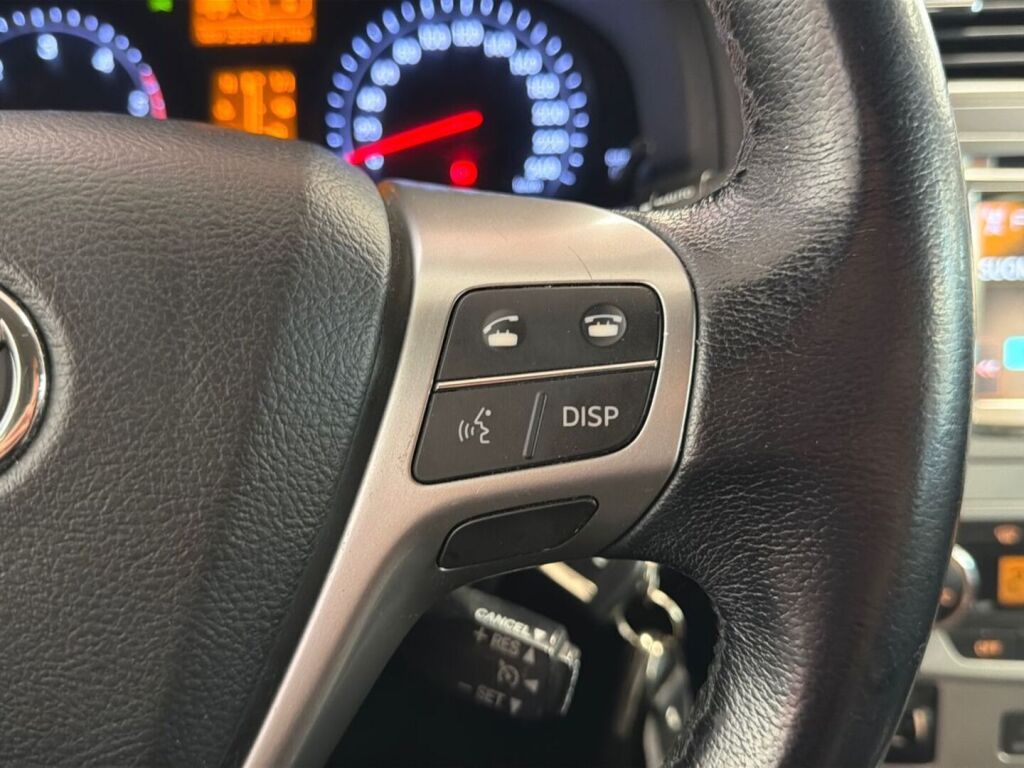 Toyota Avensis 2013 Valkoinen
