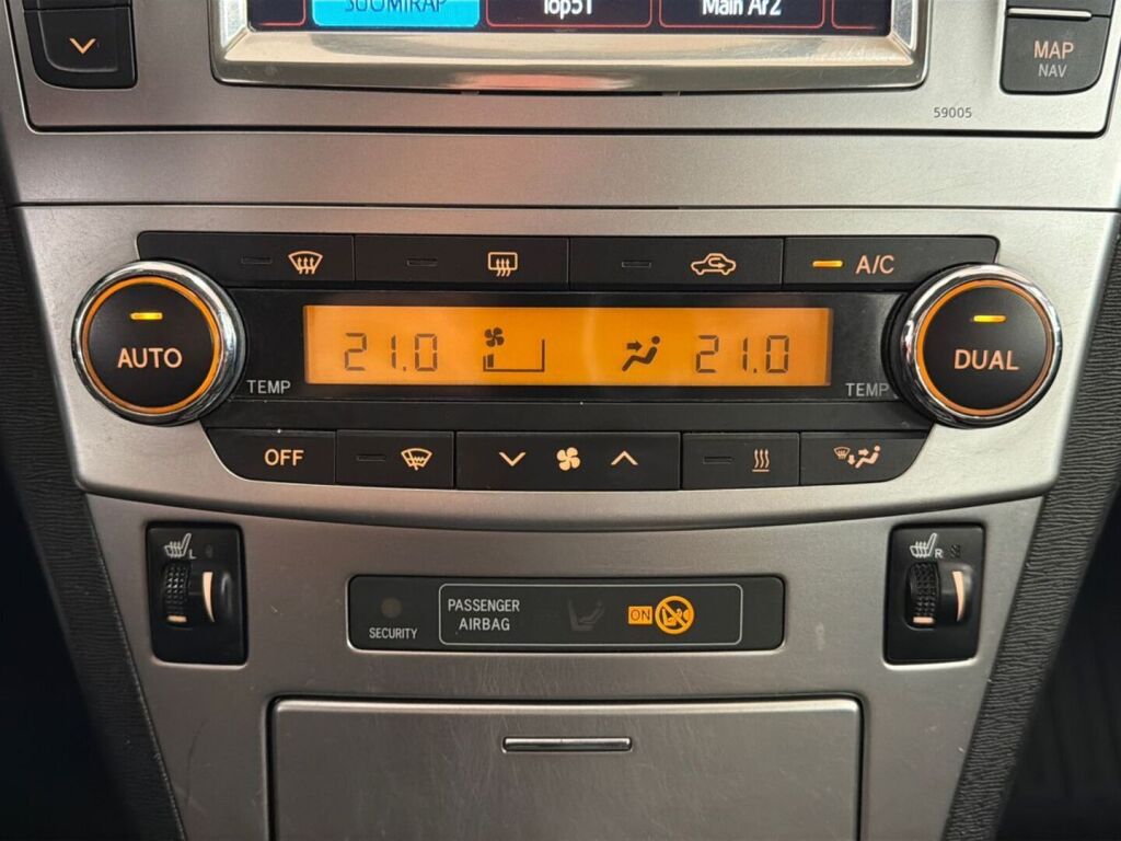 Toyota Avensis 2013 Valkoinen