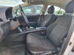 Toyota Avensis 2013 Valkoinen