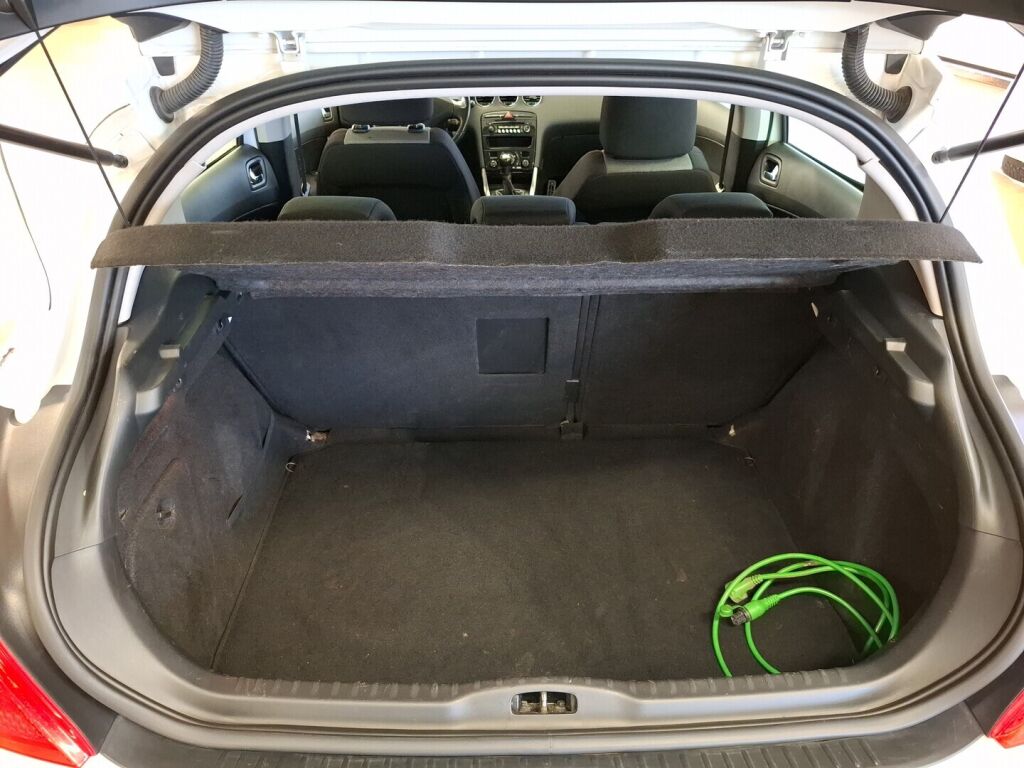 Peugeot 308 2013 Valkoinen