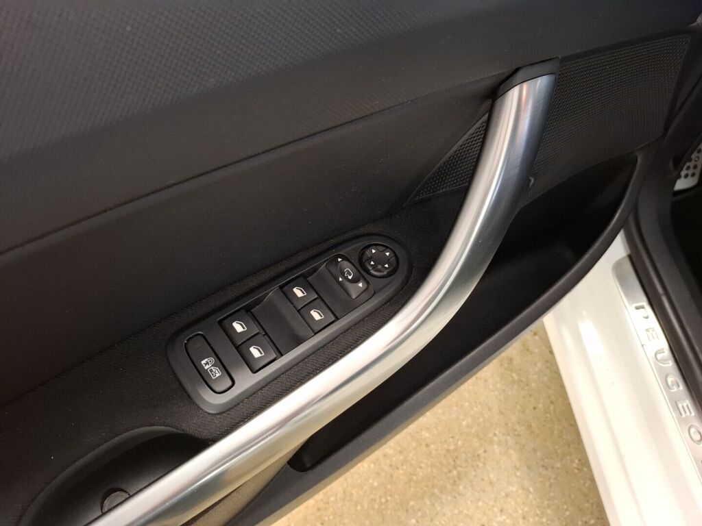 Peugeot 308 2013 Valkoinen