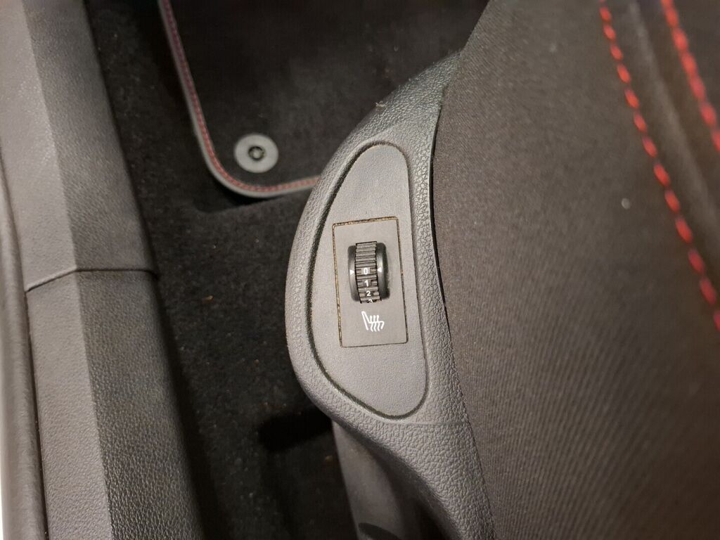 Peugeot 308 2013 Valkoinen