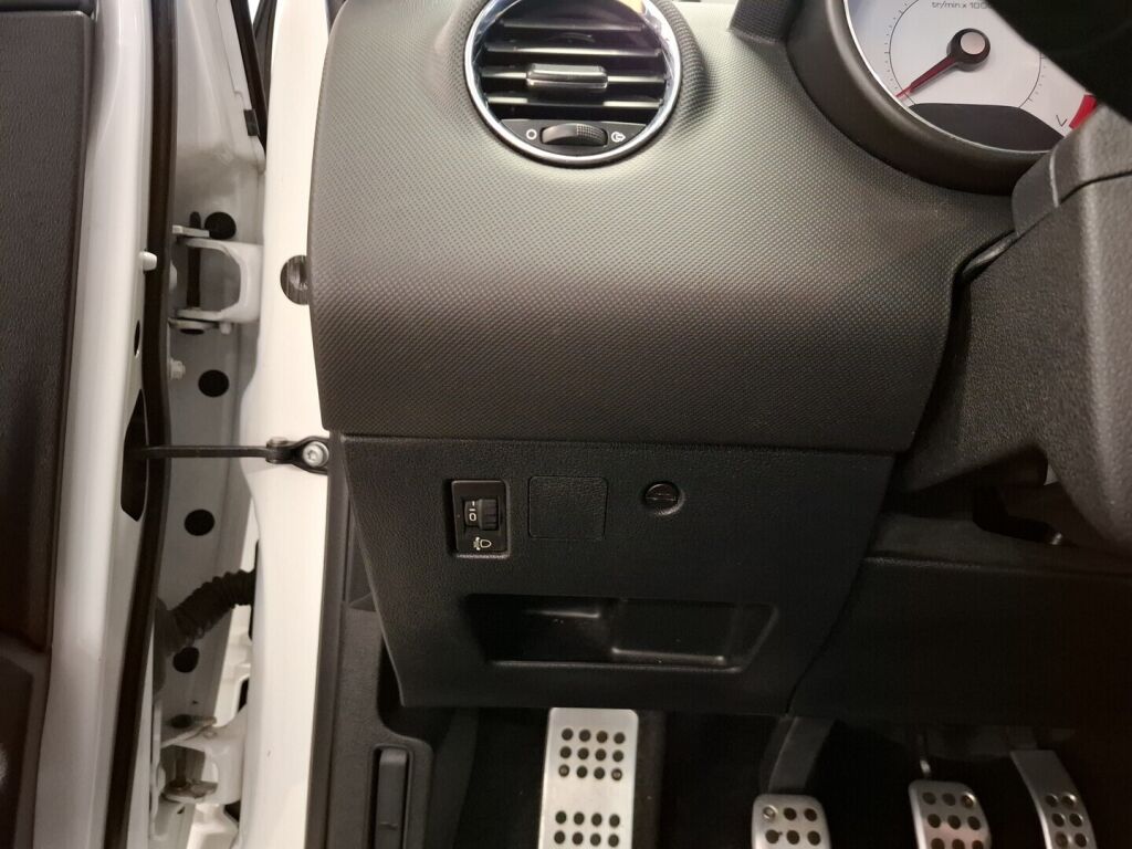 Peugeot 308 2013 Valkoinen