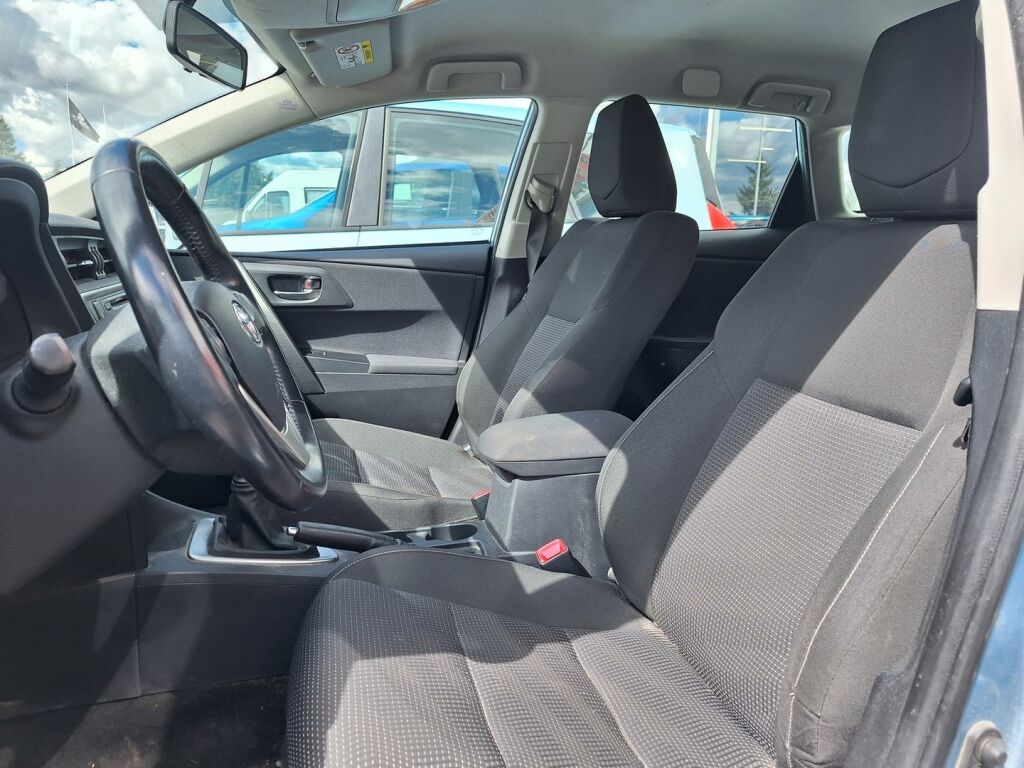 Toyota Auris 2013 Sininen