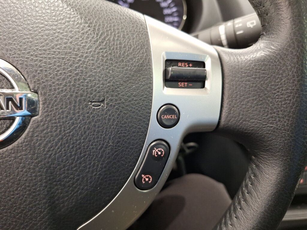 Nissan Qashqai 2013 Ruskea (beige)