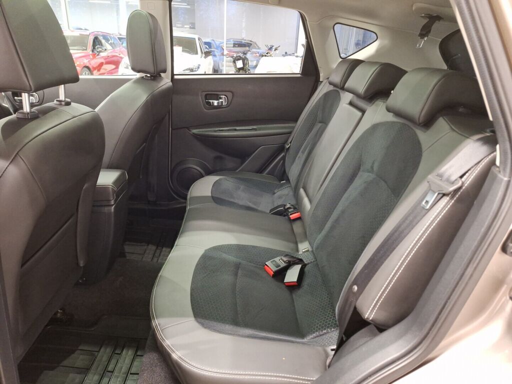 Nissan Qashqai 2013 Ruskea (beige)