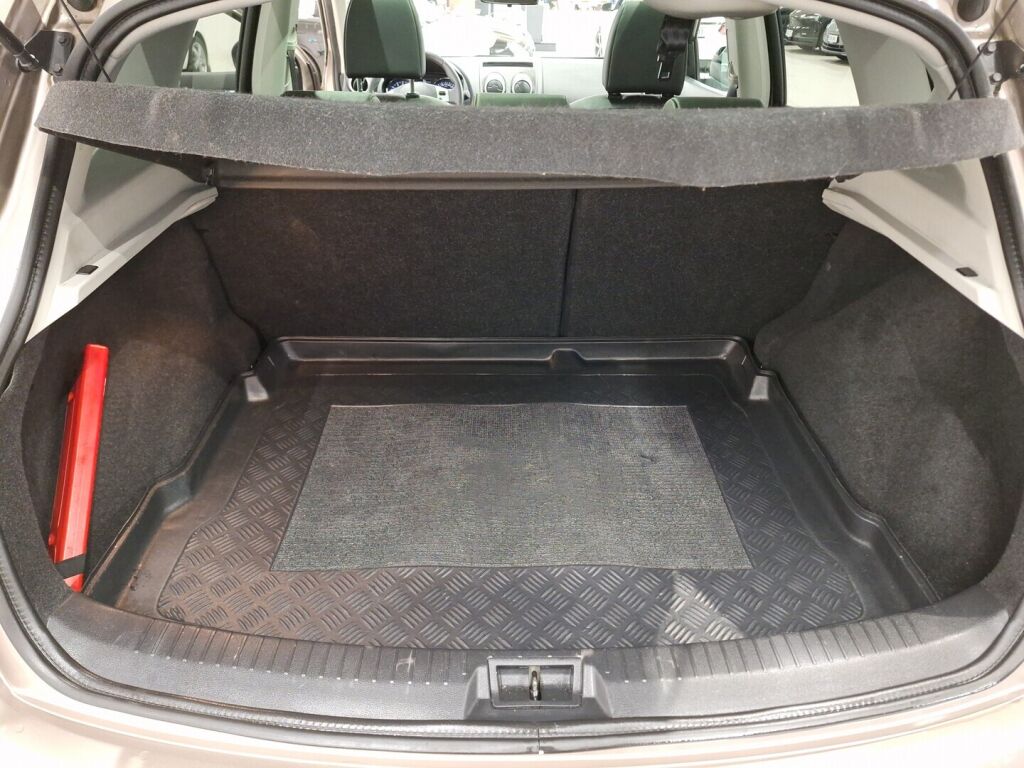 Nissan Qashqai 2013 Ruskea (beige)