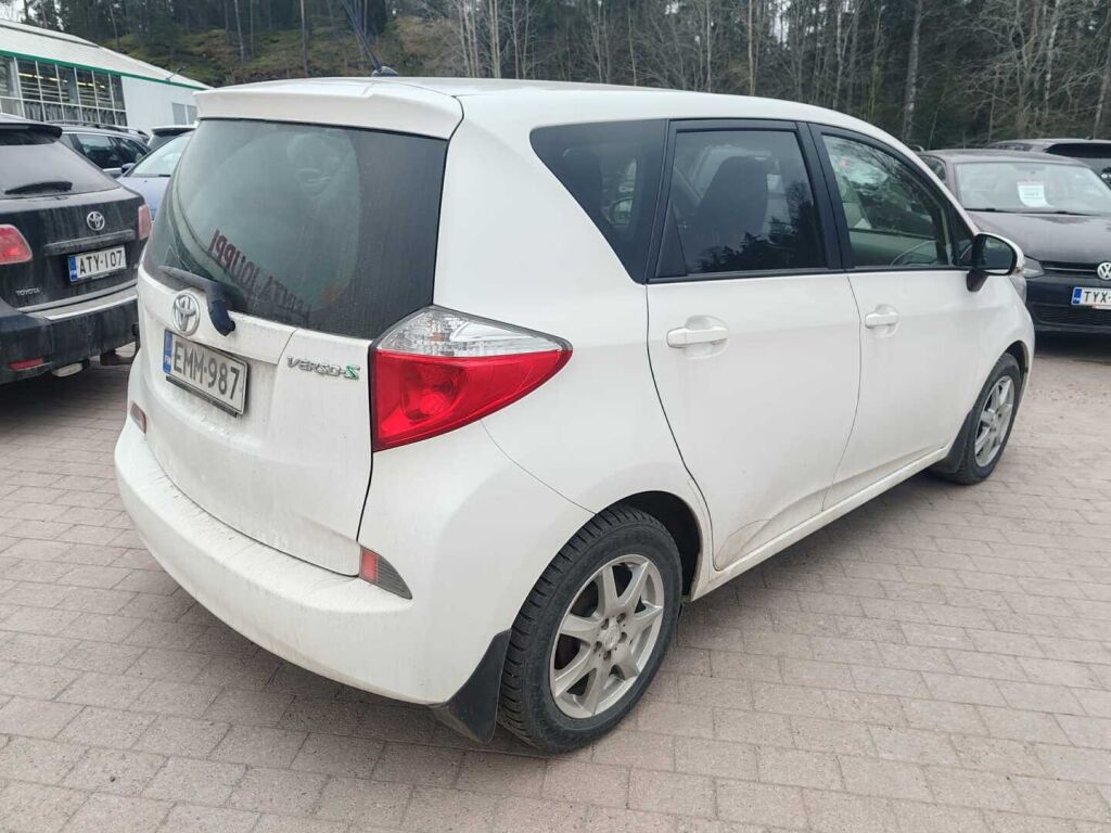 Toyota Verso-S 2014 Valkoinen